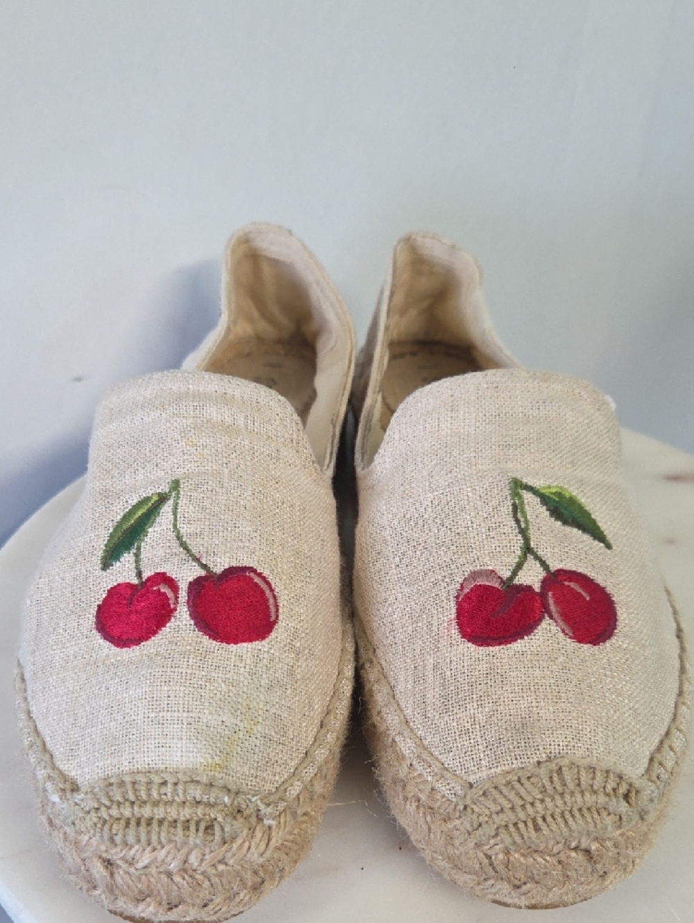 Soludos Cream Espadrille Slip-Ons with Cherry Embroidery Size 9.5 - Picture 2 of 6